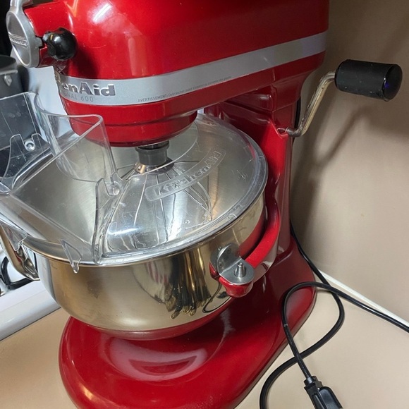 KitchenAid Stand Mixer 6 Quart 575 Max Watts - Picture 1 of 7